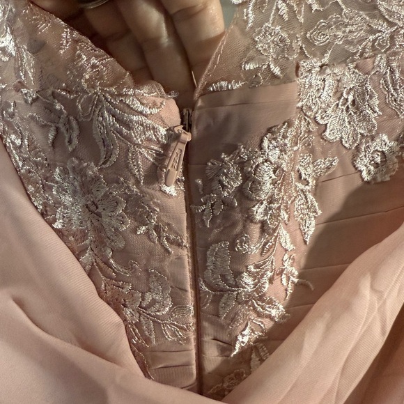 NWOT-Chic Blush Maxi Dress with Lace Accents has Cape sleeves. New no tags - Picture 5 of 10